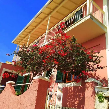 Traditional Panoramic Sea View House
